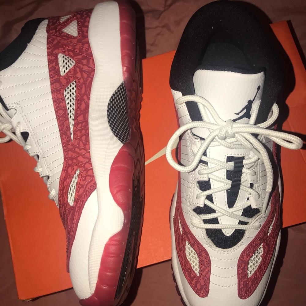 Air Jordan 11 Retro Low IE ‘Gym Red’